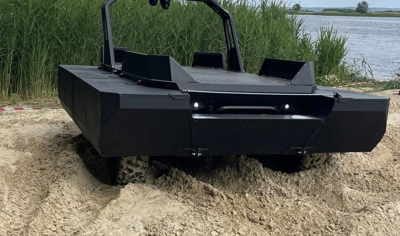 Ratel X вчиться плавати: ми розробляємо НРК-амфібію