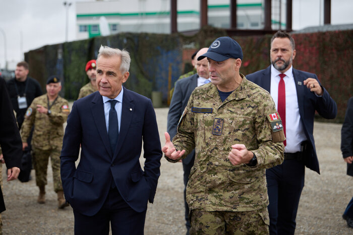 Керування Ratel із Канади — робот виконував команди у Києві